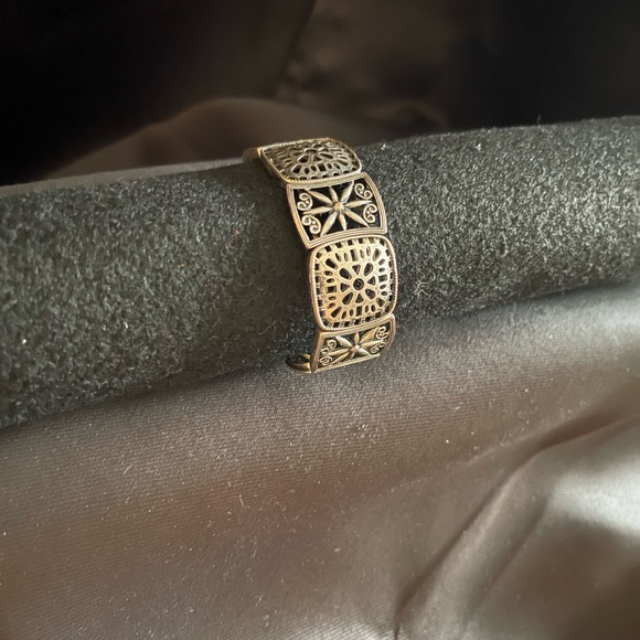 Silver squares to wrap around your beautiful wrist - Picture 2 of 3